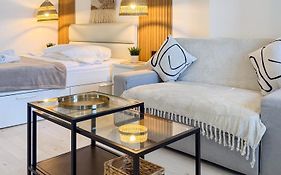 Airport Residence - Across From Otopeni Airport